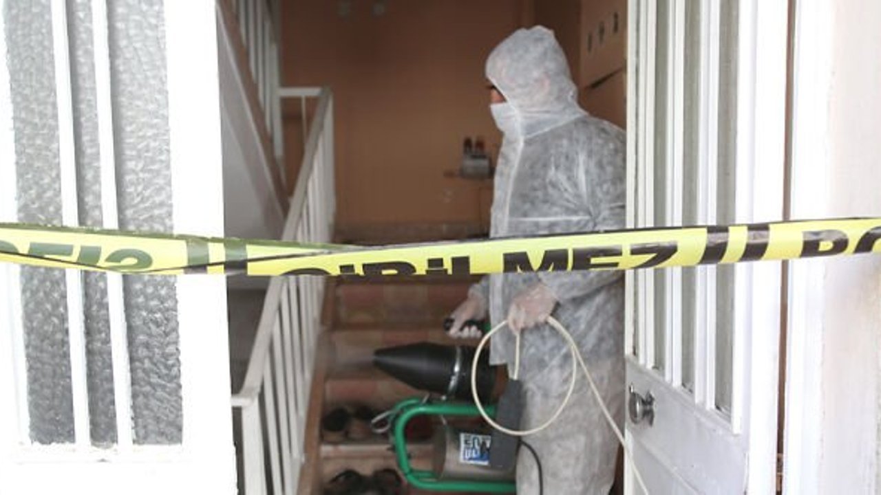 Eskişehir’de karantina altına alınan bina dezenfekte edildi