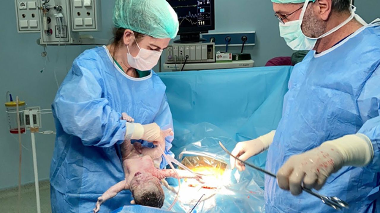 Sezaryen bir doğum yöntemi değil ameliyat