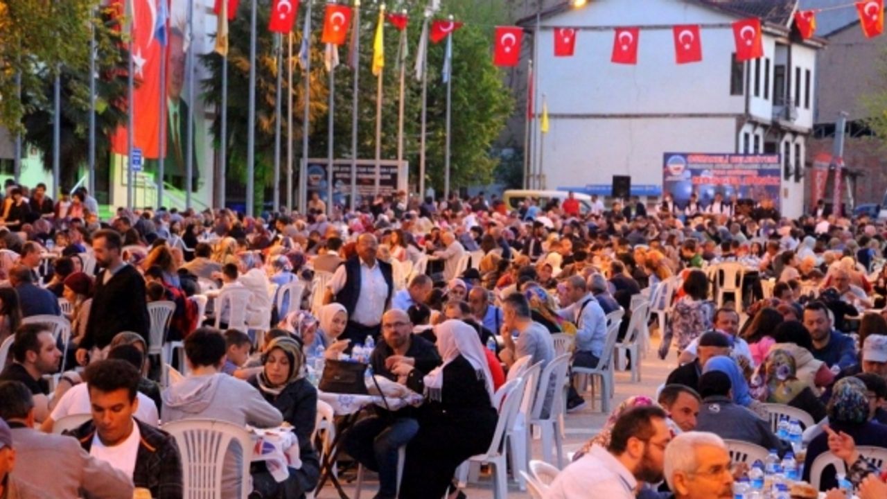 6 bin kişi iftar sofrasında buluştu