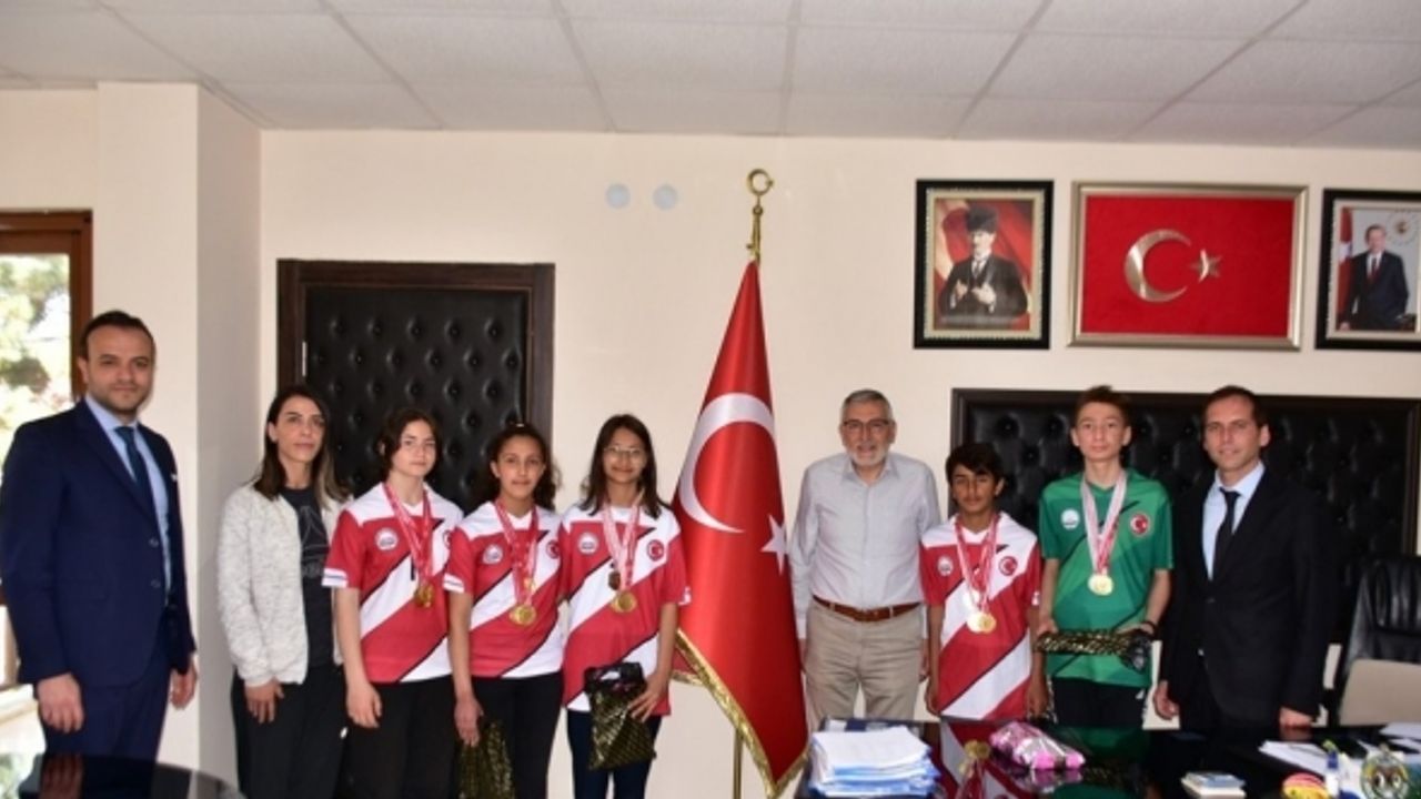 Başkan Bozkurt’tan Türkiye Şampiyonasına katılıcak öğrencilere moral ve destek