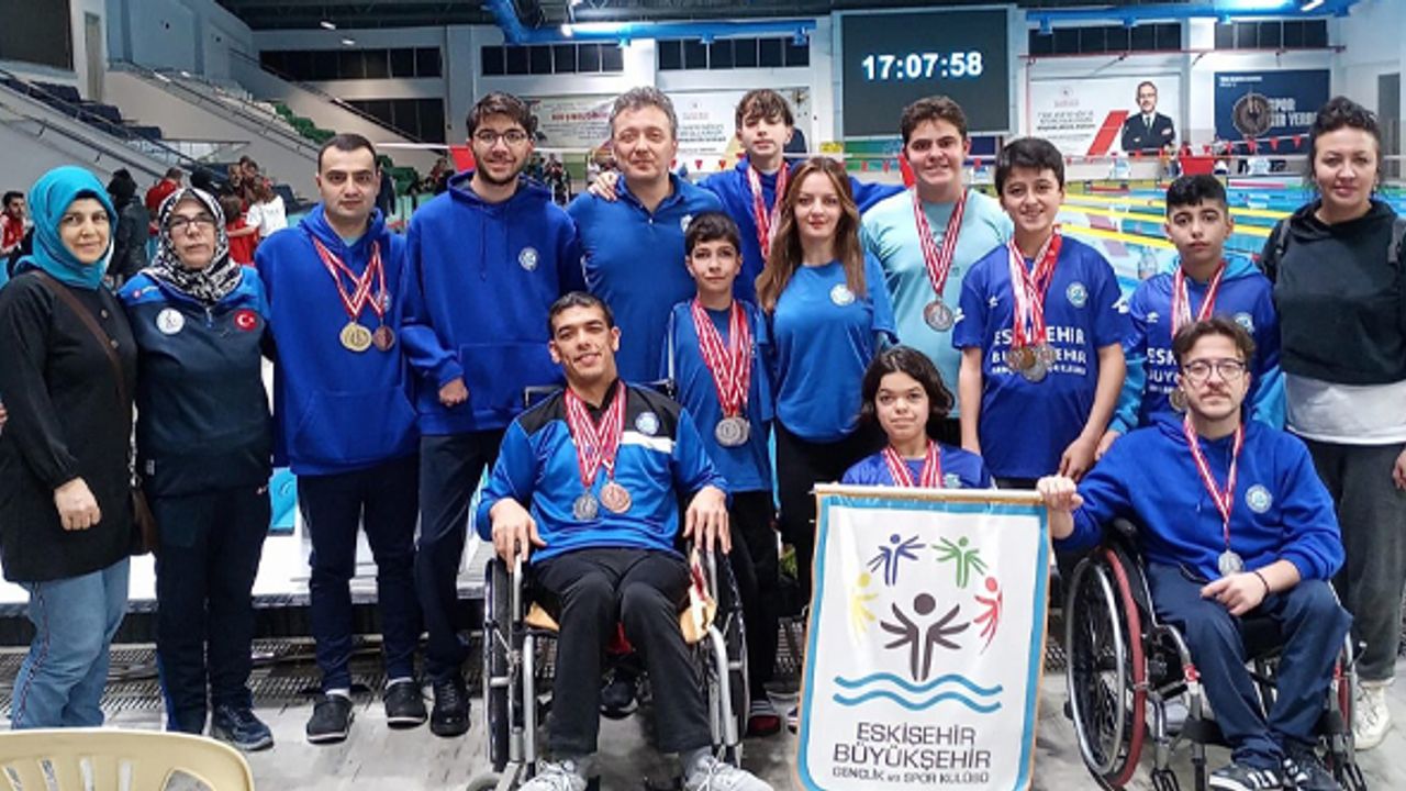 Para Yüzme Türkiye Şampiyonasında madalyaları topladık