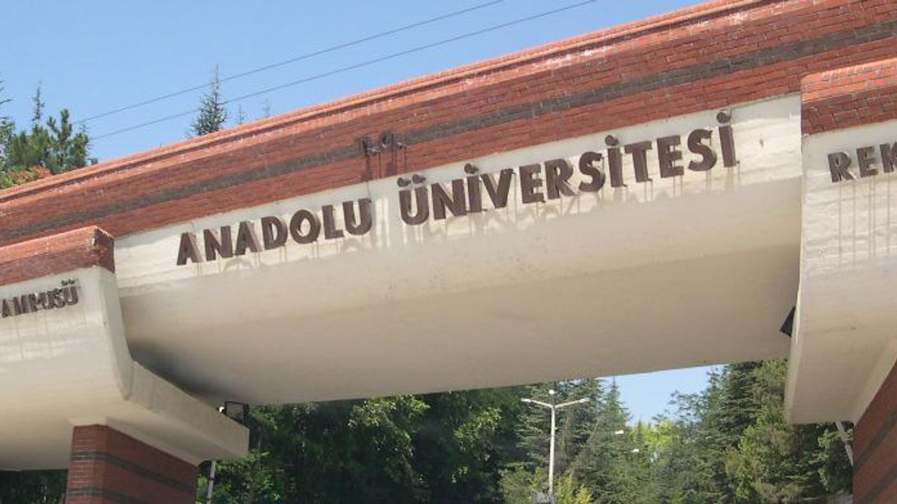 Anadolu Üniversitesi'nden 2 alanda sınavsız eğitim fırsatı!