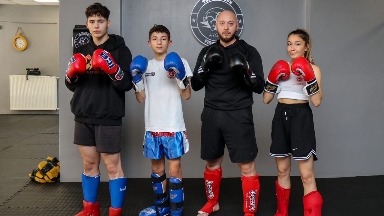 Eskişehir’den 4 genç sporcu Türkiye Kickboks Şampiyonası’nda mücadele edecek