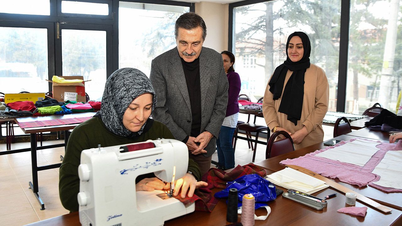 Başkan Ataç'tan belde evi kursiyerlerine ziyaret