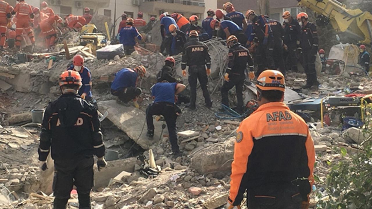 Eskişehir'den 116 kişi, 20 araç deprem bölgesine doğru yolda