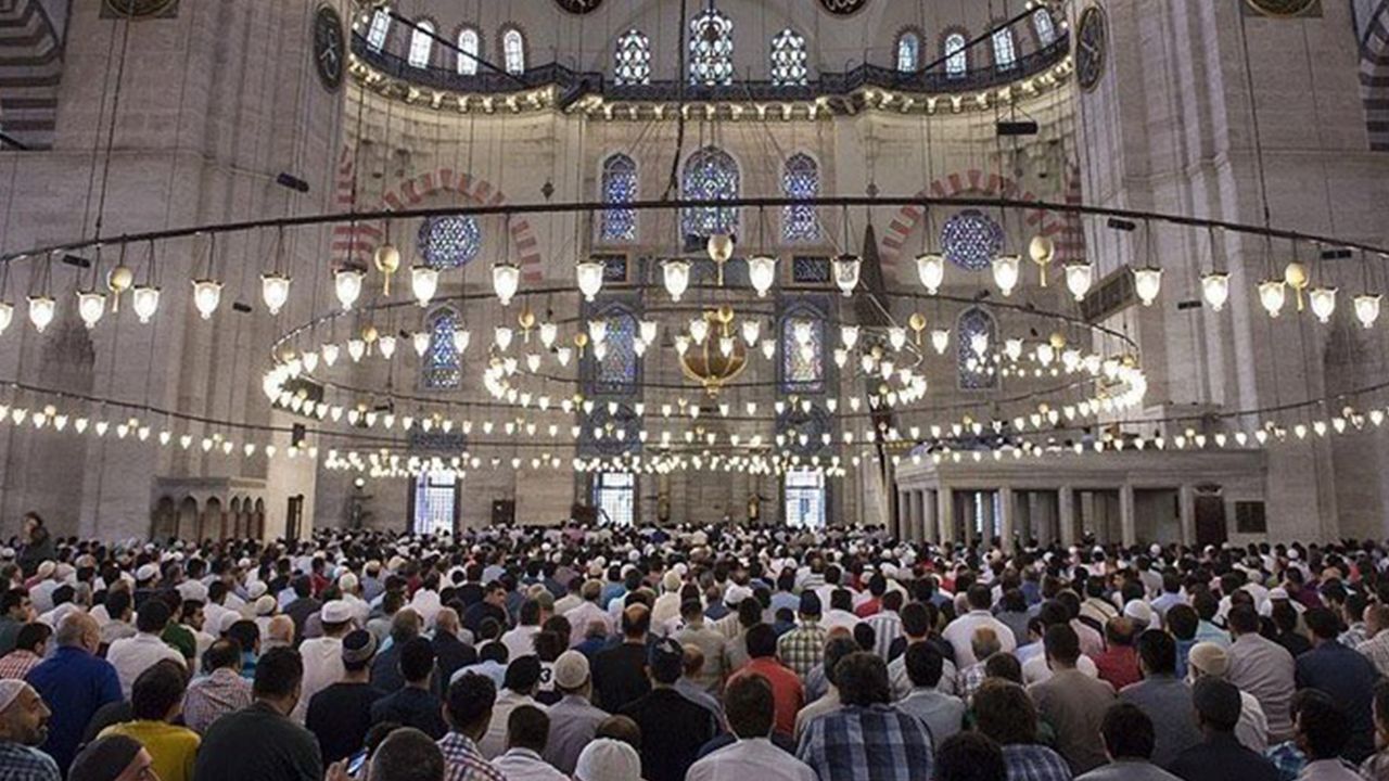 Ramazan’ın ilk cumasında camiler doldu taştı