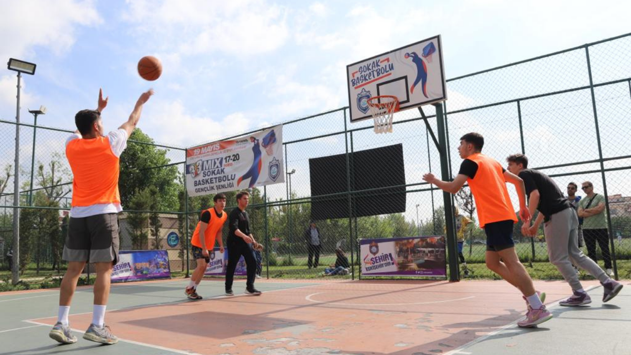 Sokak Basketbolu Gençlik Şenliğinde muhteşem final