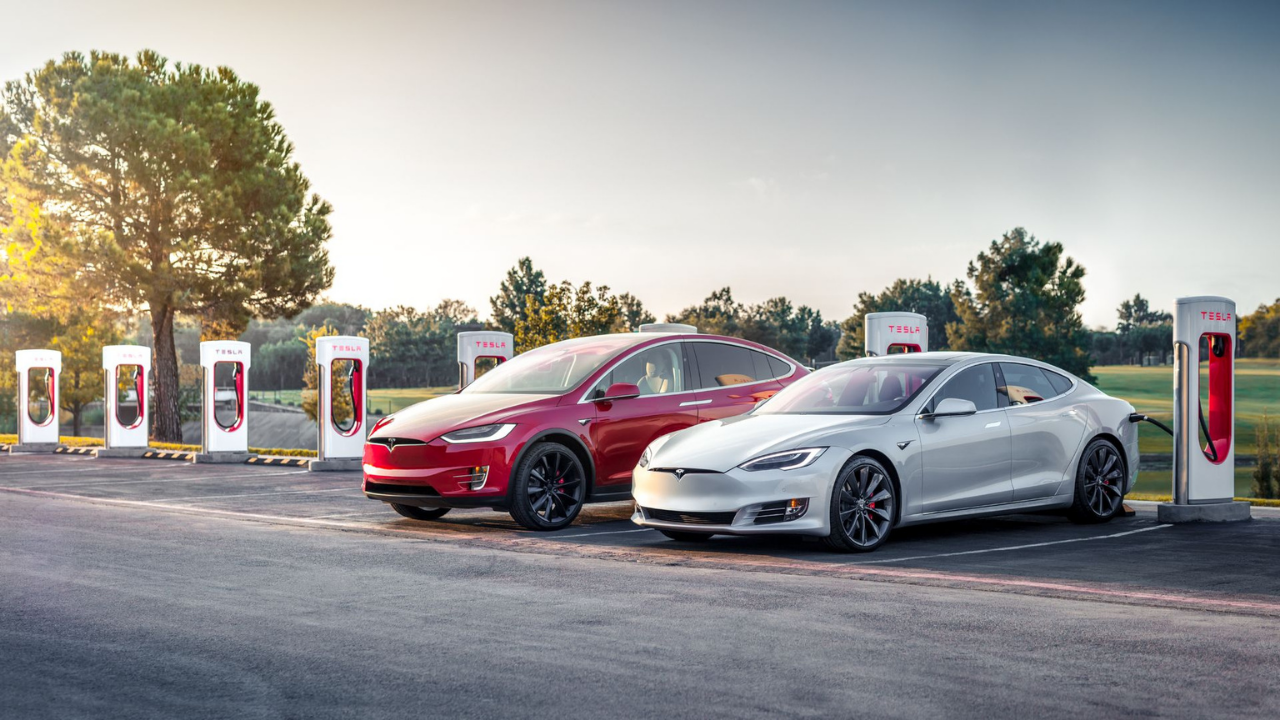 Ford ve Tesla’dan Elektrikli Otomobiller İçin Dev İşbirliği: Şarj İstasyonları Artık Ortak Kullanılacak!