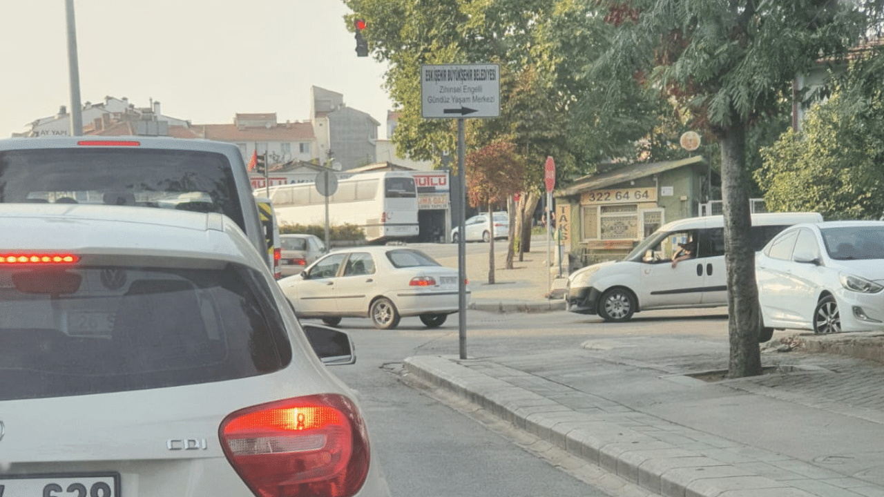Eskişehir'de trafik ışıkları düzenlenmesi yapılmalı