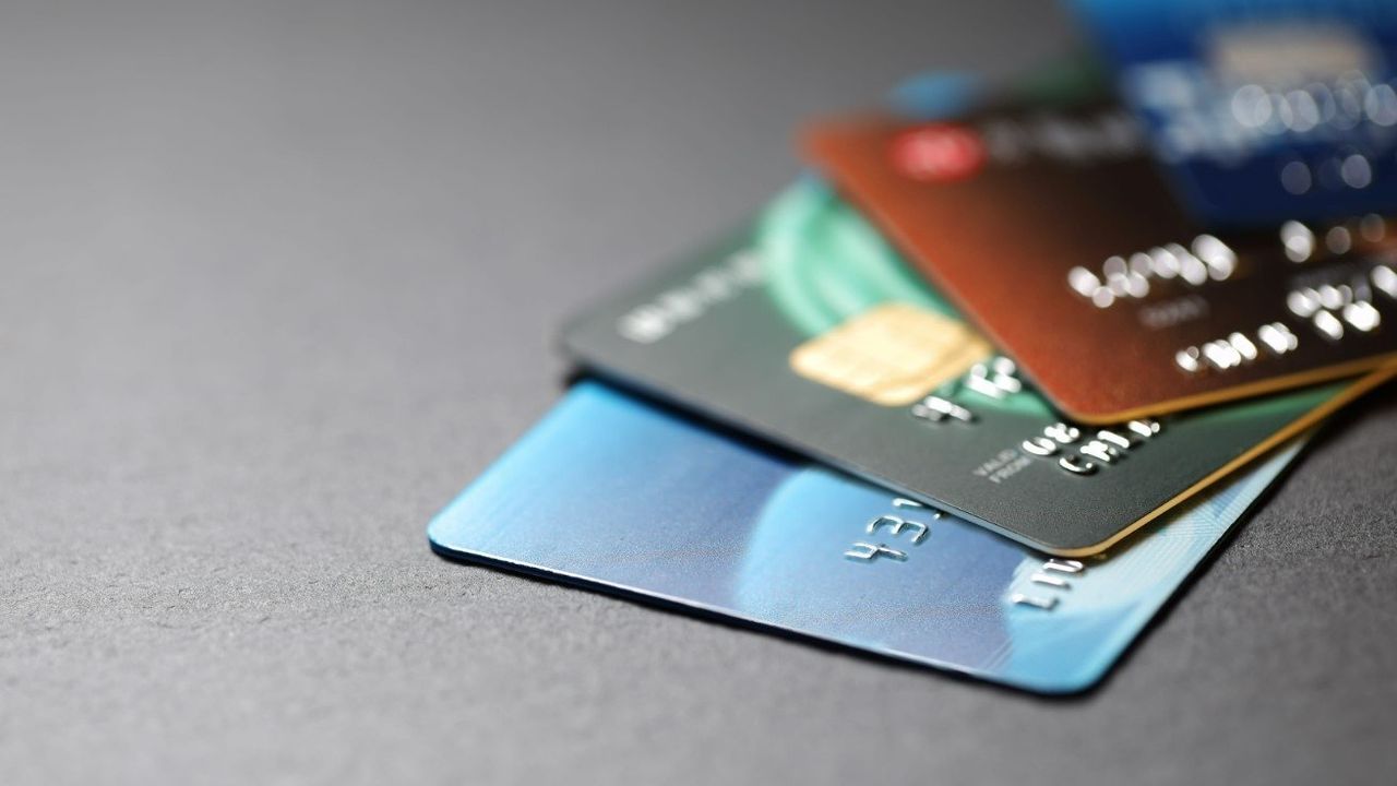 Kredi kartı sahiplerine soğuk duş: Artık ceplerinden bu para çıkacak