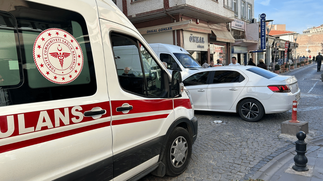 Eskişehir'de ambulansa yoğun trafik engeli
