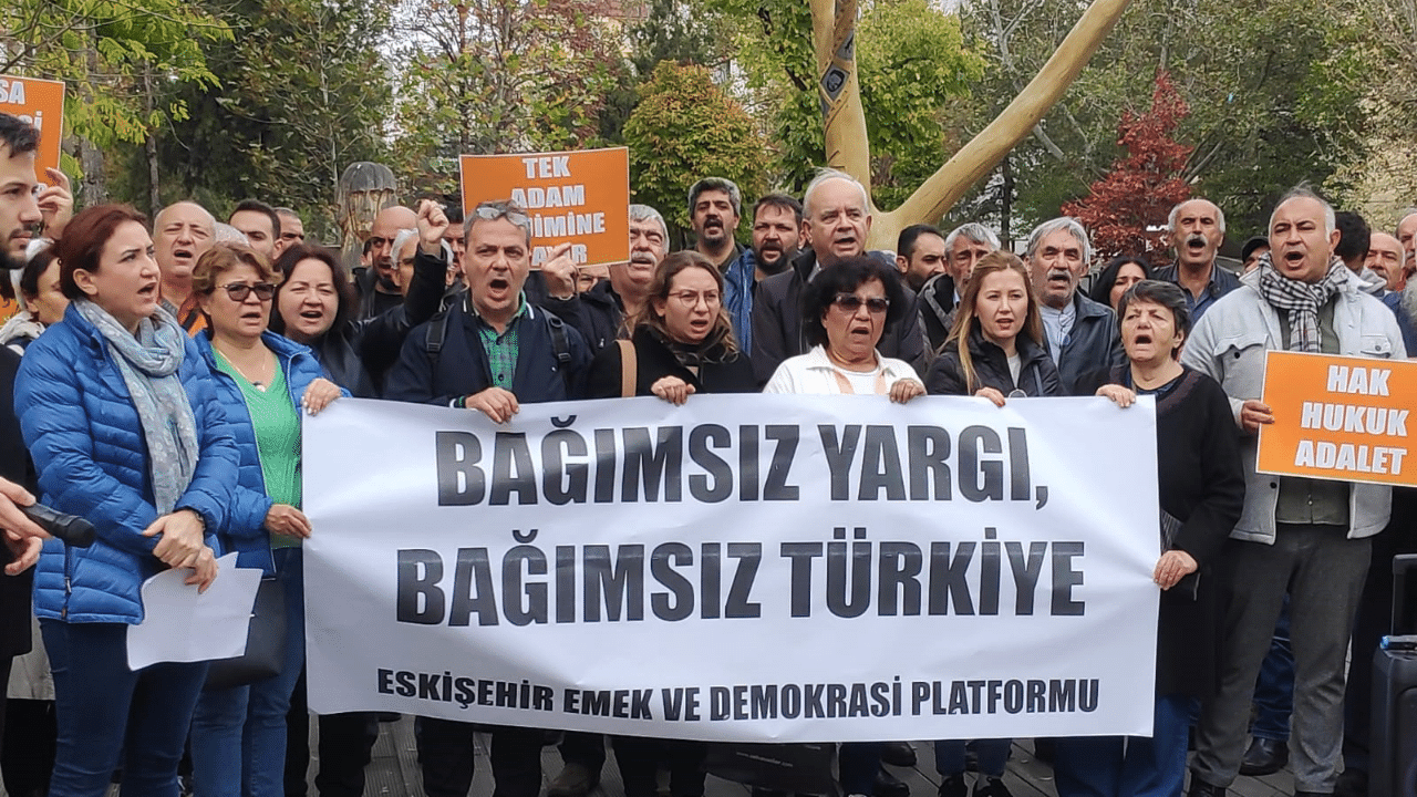 Eskişehir Emek ve Demokrasi Güçleri’nden Yargıtay protestosu