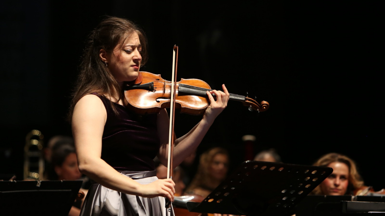 Büyükşehir Senfoni Orkestrası dinleyicilerin yoğun ilgisini topladı