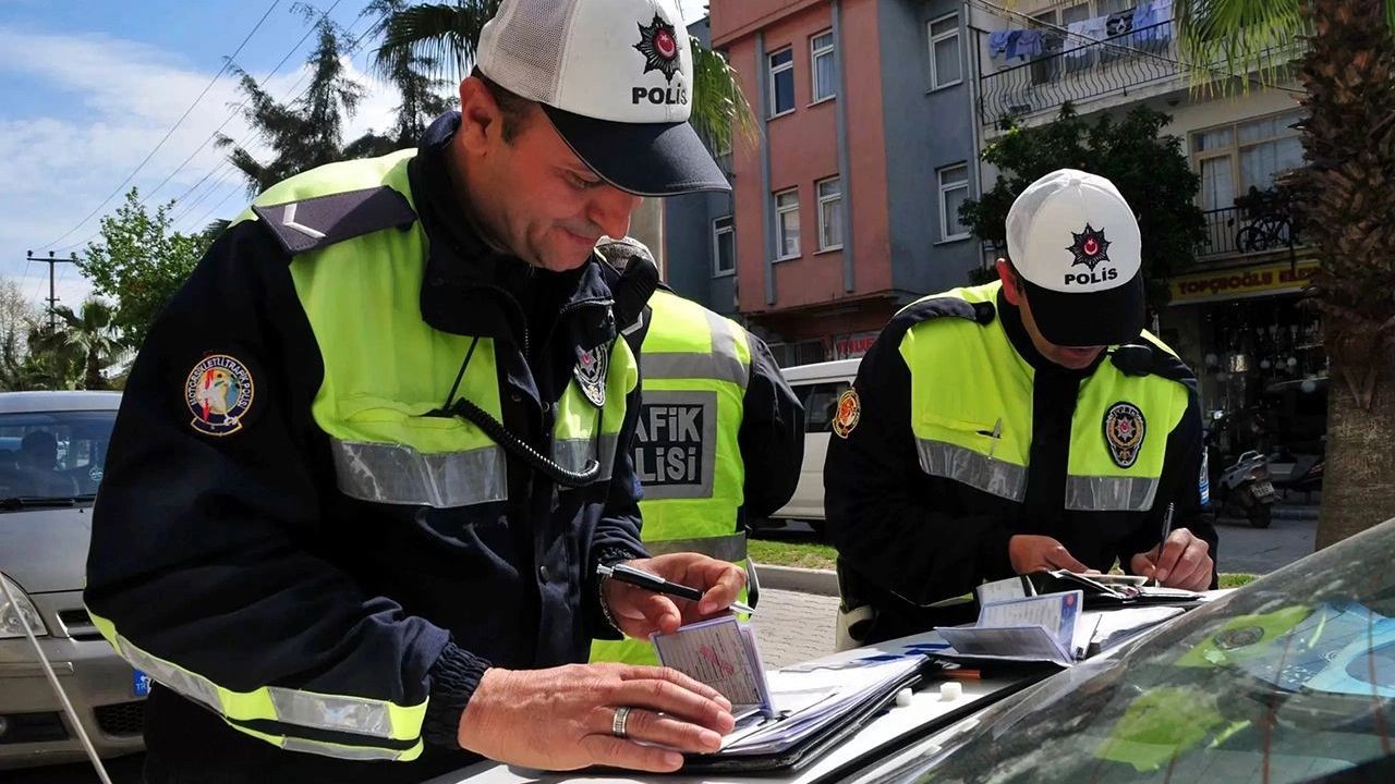 Eskişehir'de trafik denetimlerinde sürücülere ceza yağdı