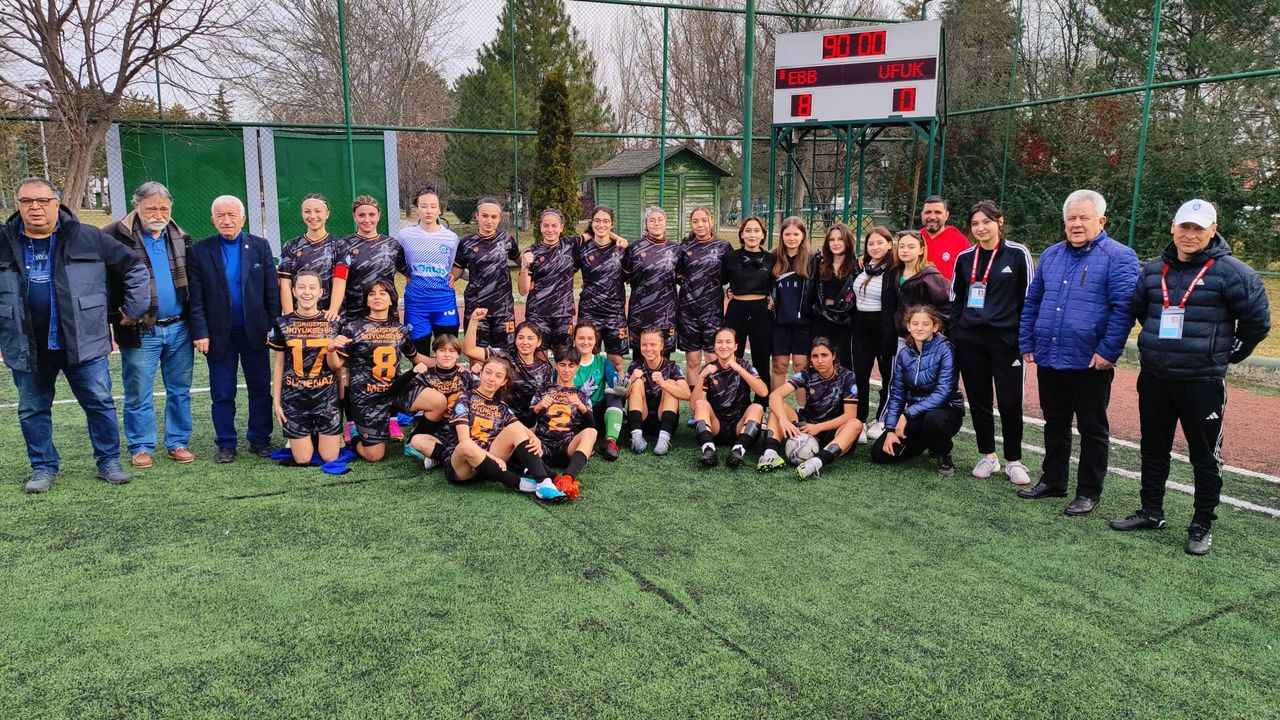 Büyükşehir Kadın Futbol Takımı lige damga vurmaya devam ediyor