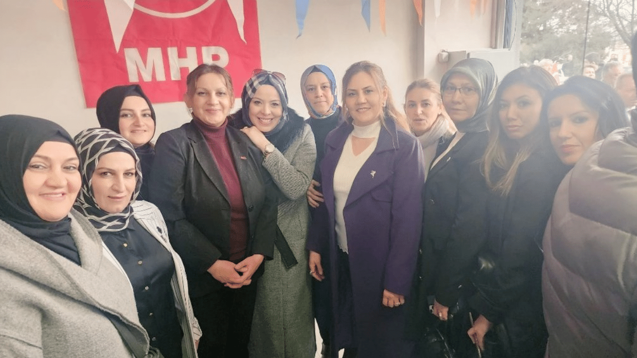 AK Parti Kadın Kolları Batıkent Seçim Koordinasyon Merkezi açılışına katıldı