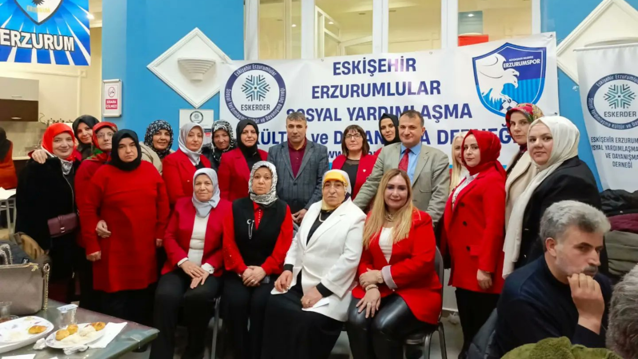 AK Parti Odunpazarı Kadın Kolları Erzurumlular Derneğiyle bir araya geldi