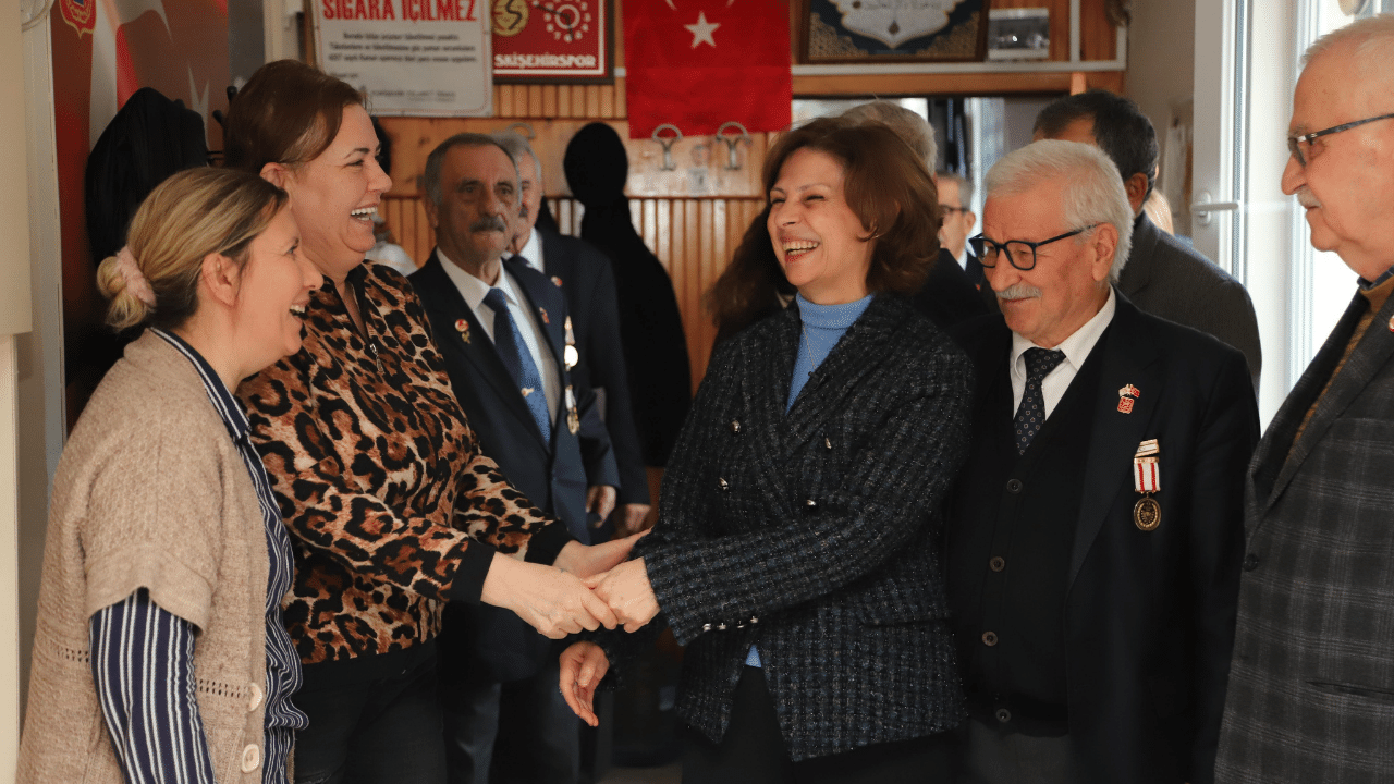 Ayşe Ünlüce, Eskişehir'de Gaziler ve Şehit Aileleri Dernekleriyle buluştu