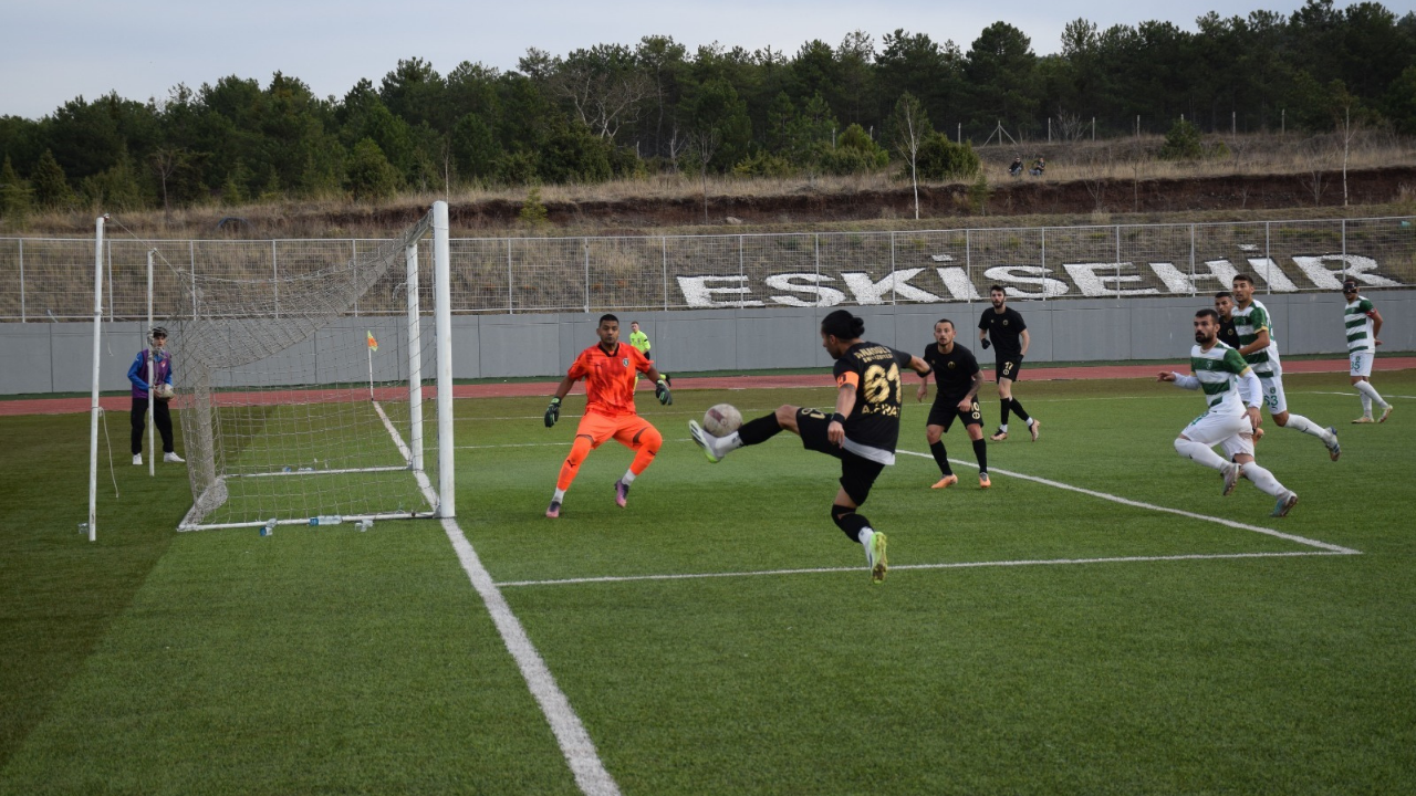 Anadolu-Amasya maçında ilk yarı gol sesi çıkmadı
