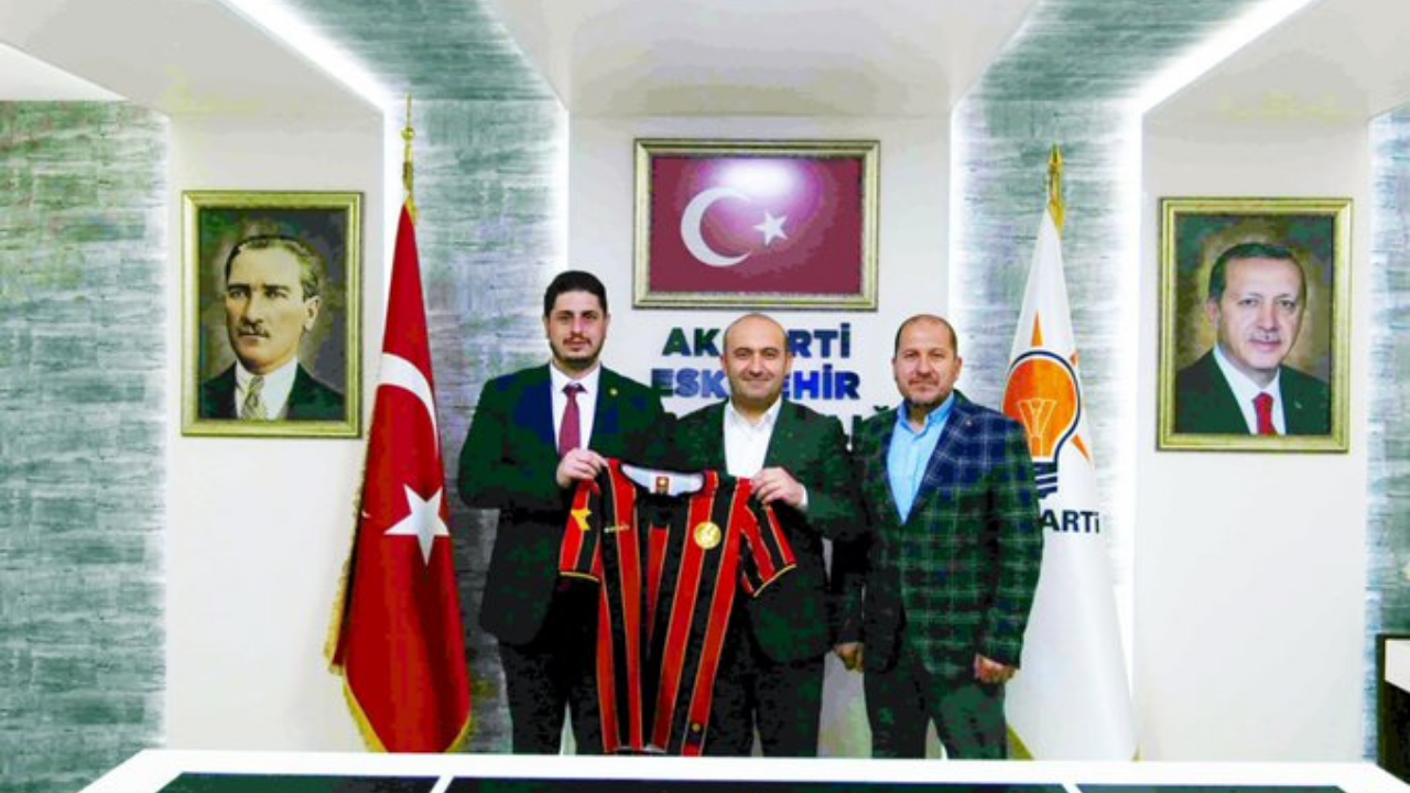 Eskişehirspor Başkanı Koca, Albayrak ile bir araya geldi