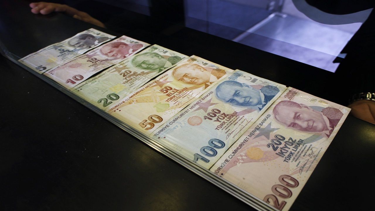 Yeni banknotlar geliyor: Ünlü ekonomist hükümetin ne yapacağını açıkladı