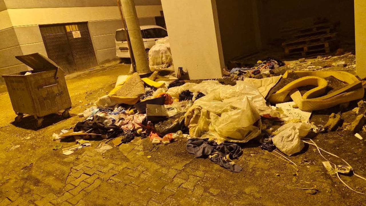 Eskişehir'de pes dedirten görüntüler: O mahalle adeta çöplüğe döndü