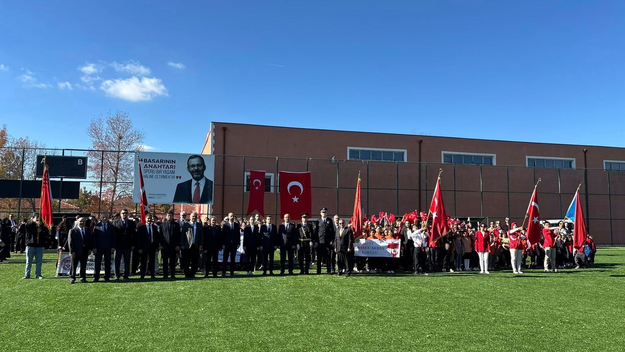 Seyitgazi Cumhuriyet Bayramı'nda tek yürek oldu