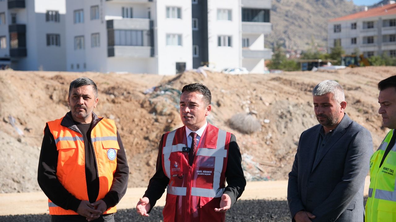 Başkan Dökmeci, asfalt çalışmalarını yerinde inceledi