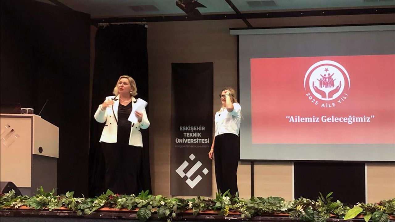Eskişehir'de Evlilik ve Aile Hayatı Konferansı düzenlendi