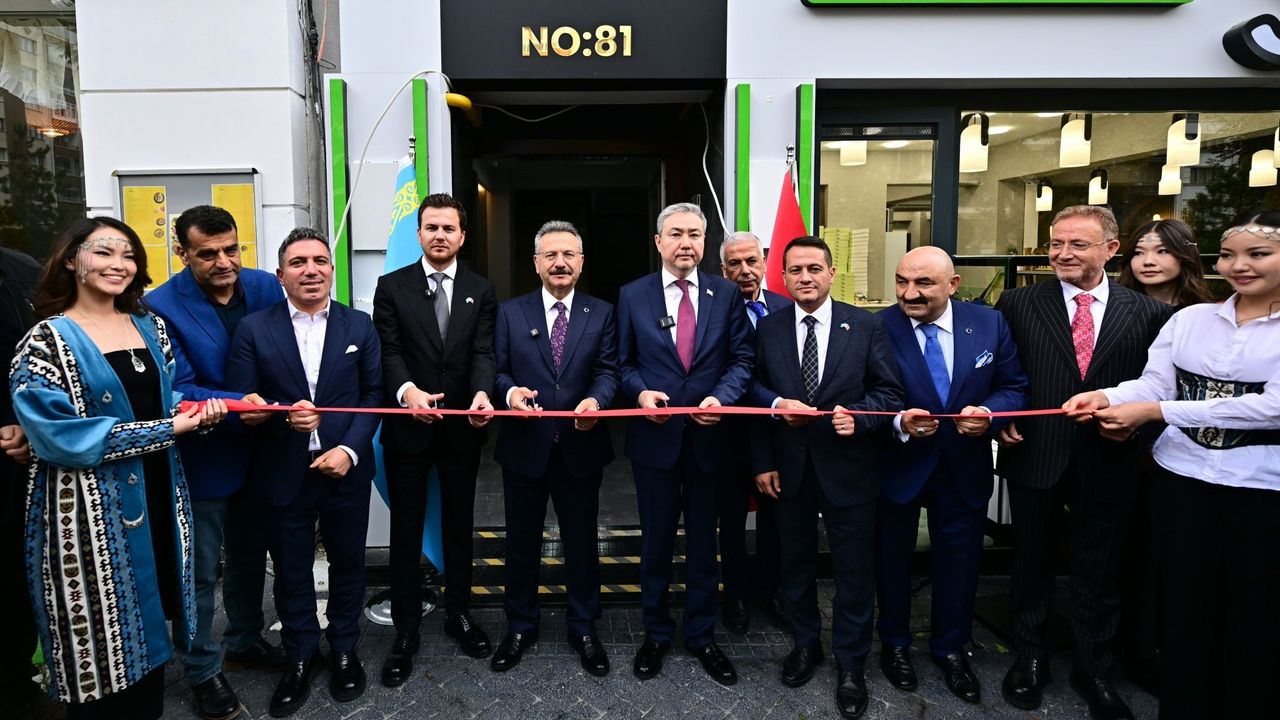 Kazakistan Cumhuriyet Bayramı, Eskişehir’de ilk kez resmi programlarla kutlandı