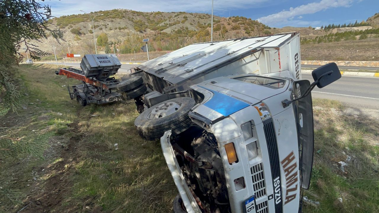 Eskişehir'de emniyet kemeri hayat kurtardı: Kontrolden çıkan kamyonet şarampole yuvarlandı