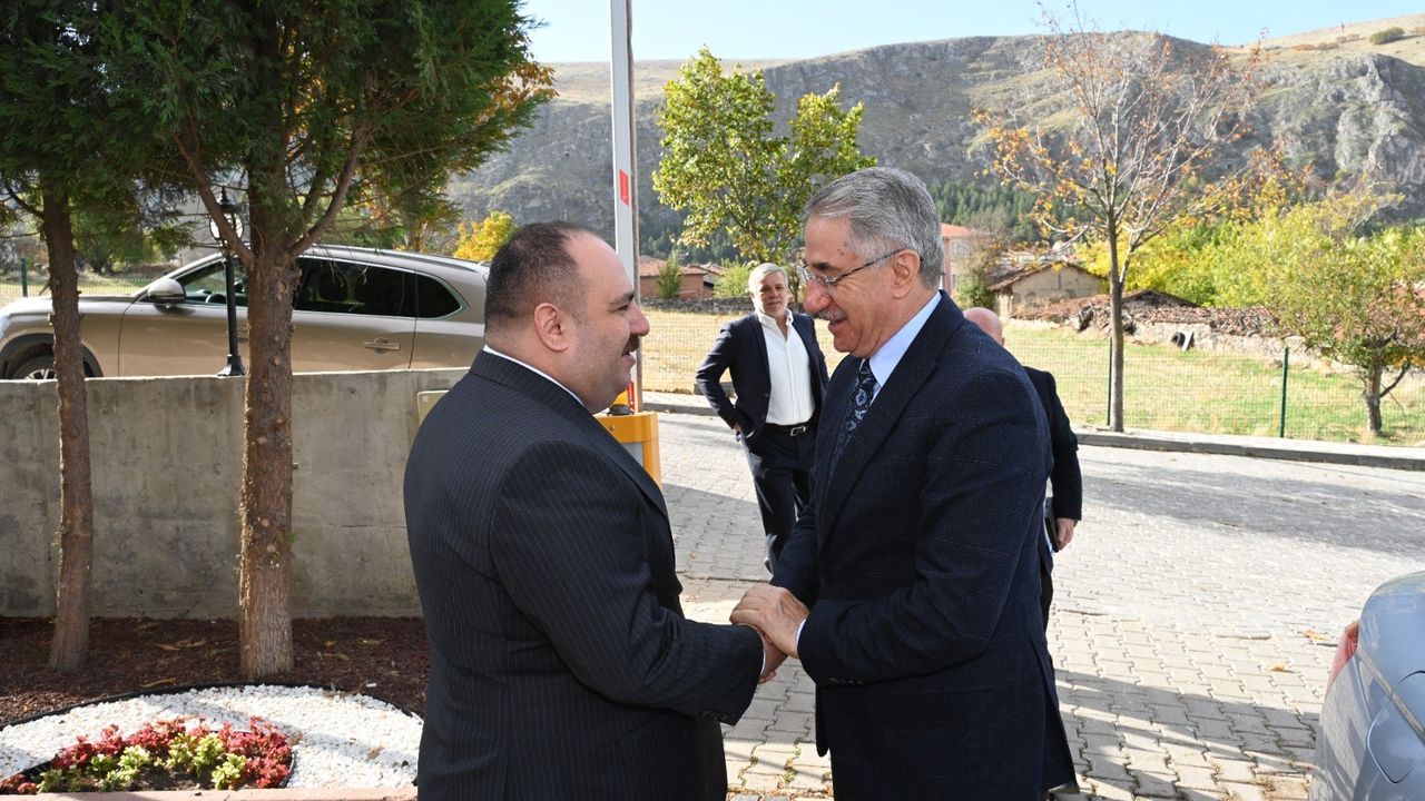 Başkan Hamamcı, Mücahit Yanılmaz'ı İnönü'de ağırladı