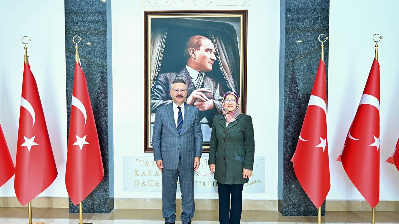 Fatih Mahallesi'ne ilkokul inşa eden Vali Aksoy'a teşekkür ziyareti