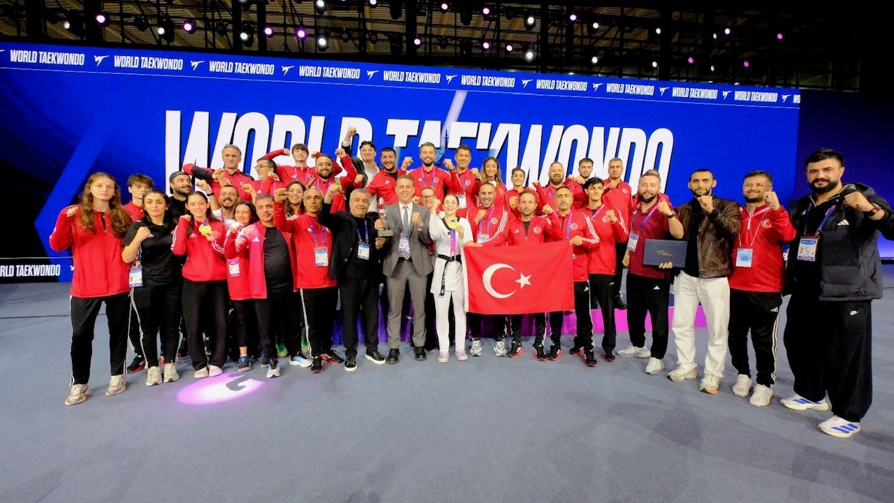 Kadın sporculardan tarihi başarı: Türkiye Dünya Taekwondo Şampiyonu oldu