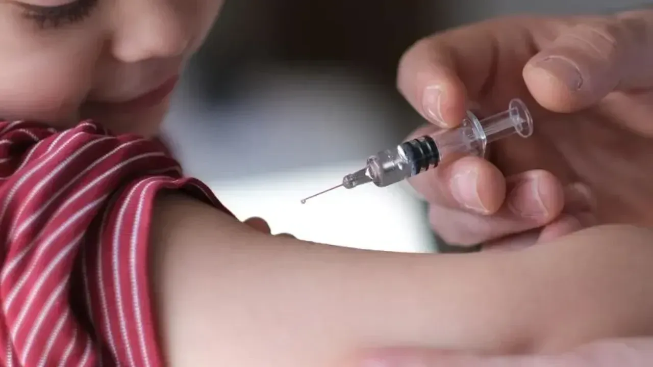 Uzmanı uyardı: Menenjit hastalığı için aşı hayati önem taşıyor