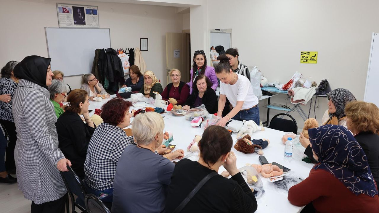Odunpazarı'nda yeniden hayat bulan oyuncaklar ihtiyaç sahibi çocuklara ulaştırılıyor