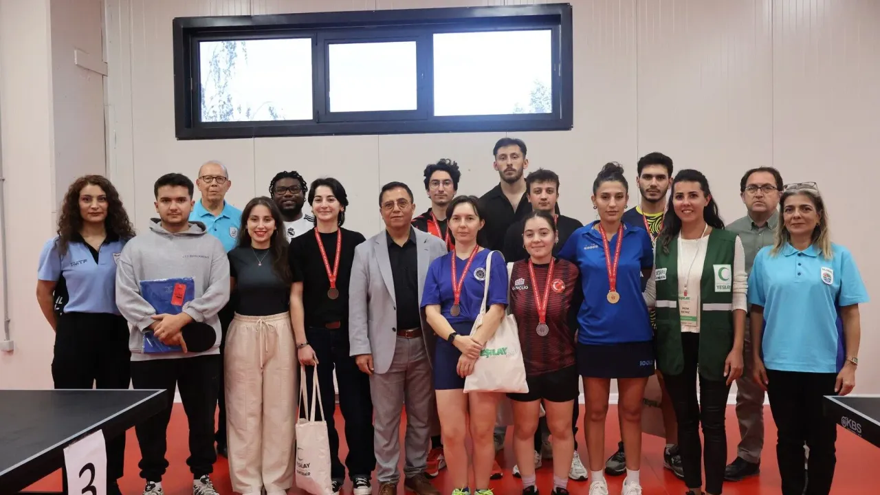 Anadolu Üniversitesi'nde masa tenisi turnuvası düzenlendi