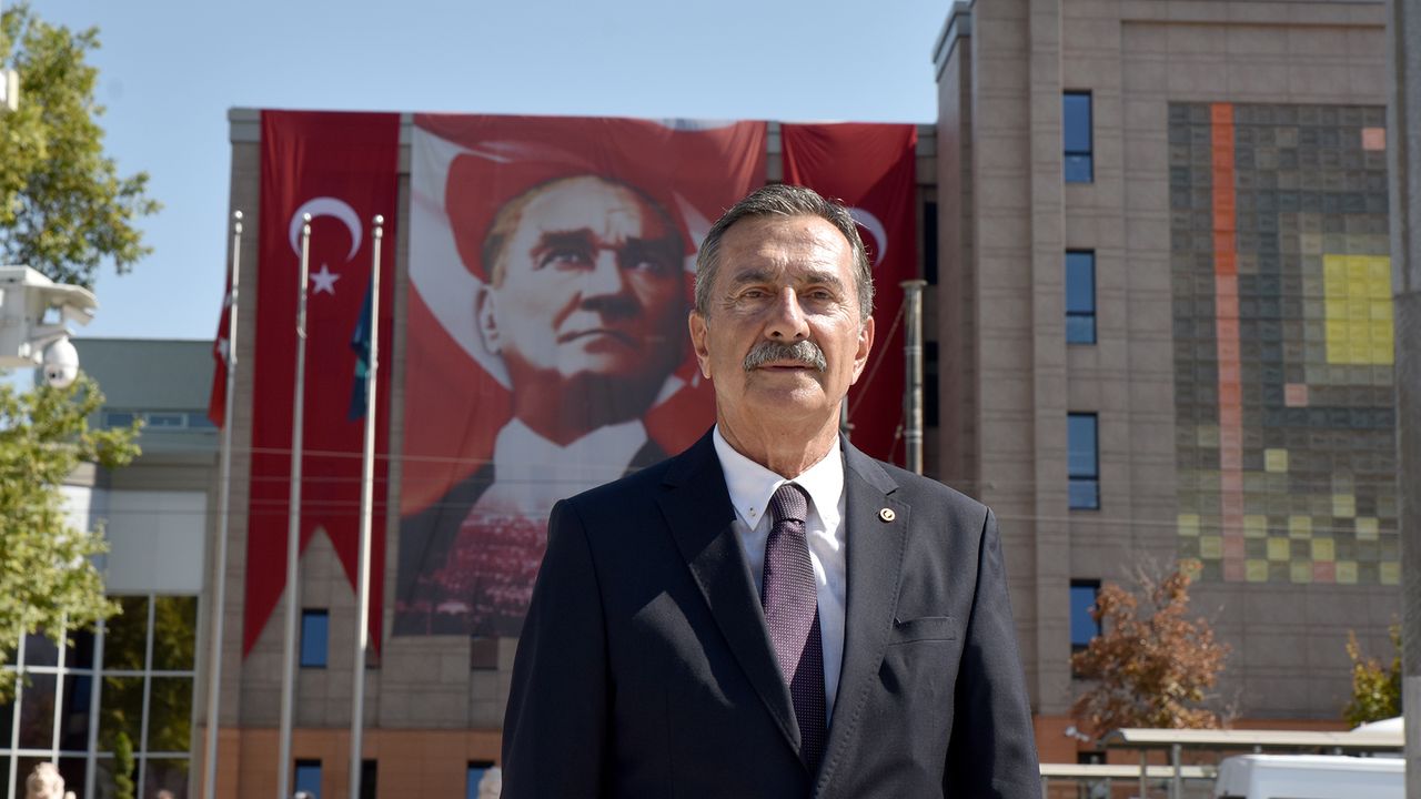 Başkan Ataç: " Tüm hemşehrilerimin 29 Ekim Cumhuriyet Bayramı’nı yürekten kutluyorum"