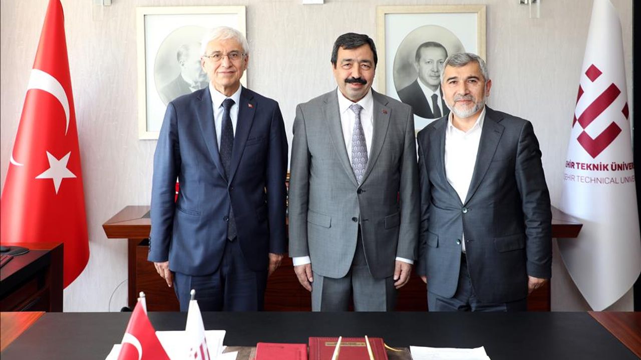 İzmir Katip Çelebi Üniversitesi Rektörü Köse, Rektör Özcan ile bir araya geldi