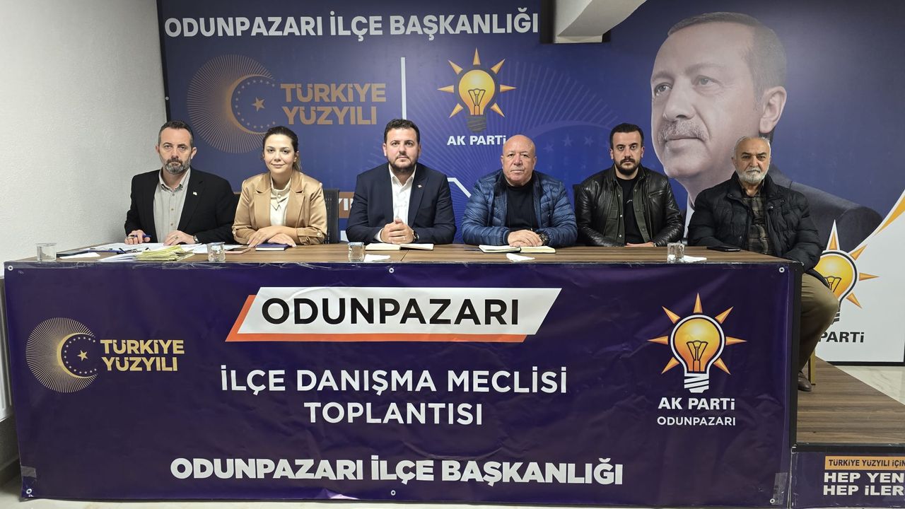 AK Parti, Odunpazarı İlçe Daraltılmış Danışma Kurulu Toplantısı'nı gerçekleştirdi