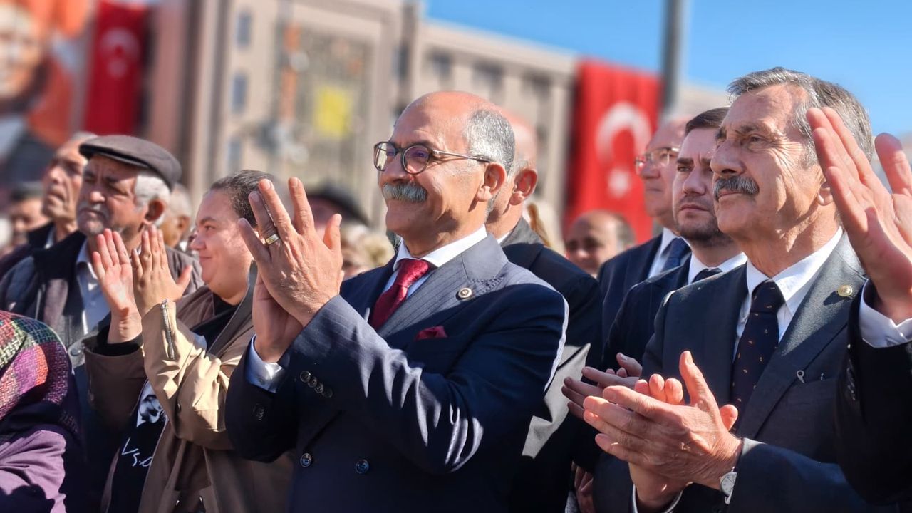 CHP'li Arslan: "Eşitliğin, özgürlüğün ve bağımsızlığın adı Cumhuriyet, sonsuza dek yaşayacak"