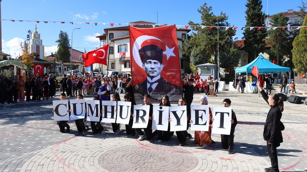 Günyüzü’nde Cumhuriyet Bayramı coşkusu: 102. yıl gururla kutlandı