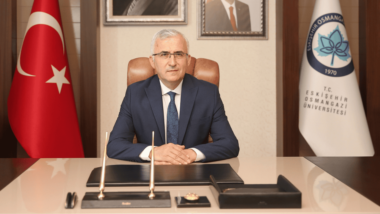 Prof. Dr. Çolak: "Cumhuriyetimizin 102. kuruluş yıl dönümünü büyük bir gururla kutluyoruz"