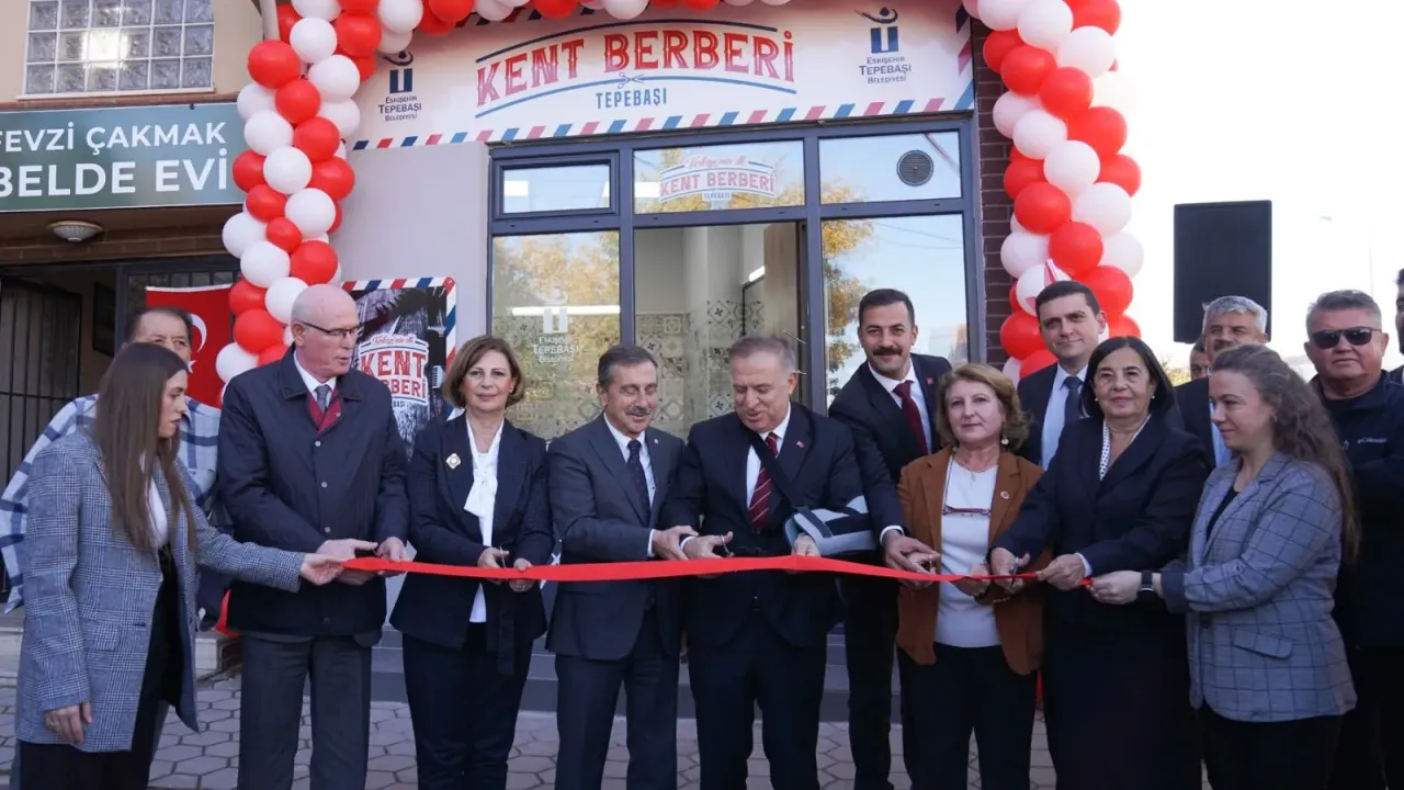 Türkiye'nin ilk Kent Berberi Eskişehir'de açıldı