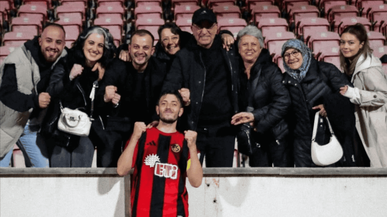 Kaptan’dan galibiyet pozu