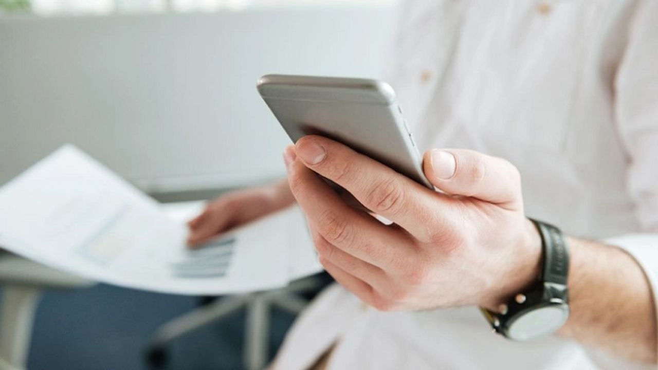 Popüler modellerde etiketler değişiyor: İşte fiyatı düşecek telefonlar