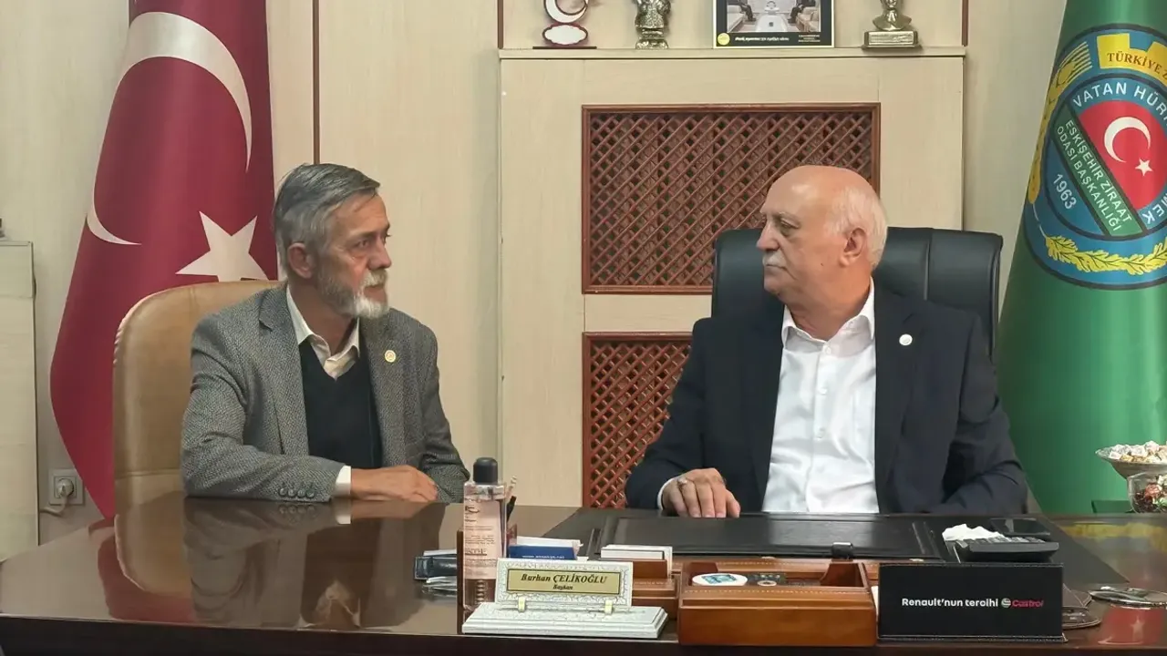 Şemsi Bayraktar Burhan Çelikoğlu’na taziye ziyareti gerçekleştirdi