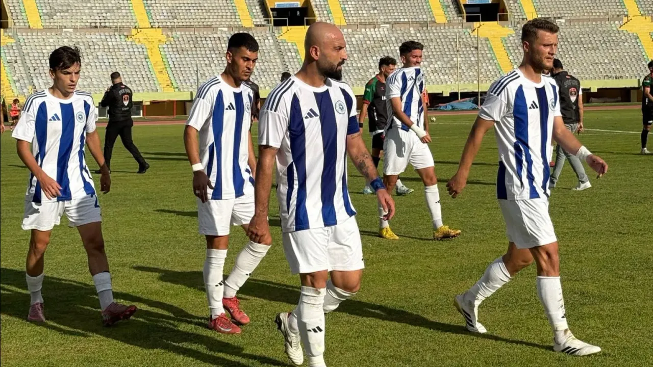 Eskişehir Anadolu, sahasında 4 köşe!