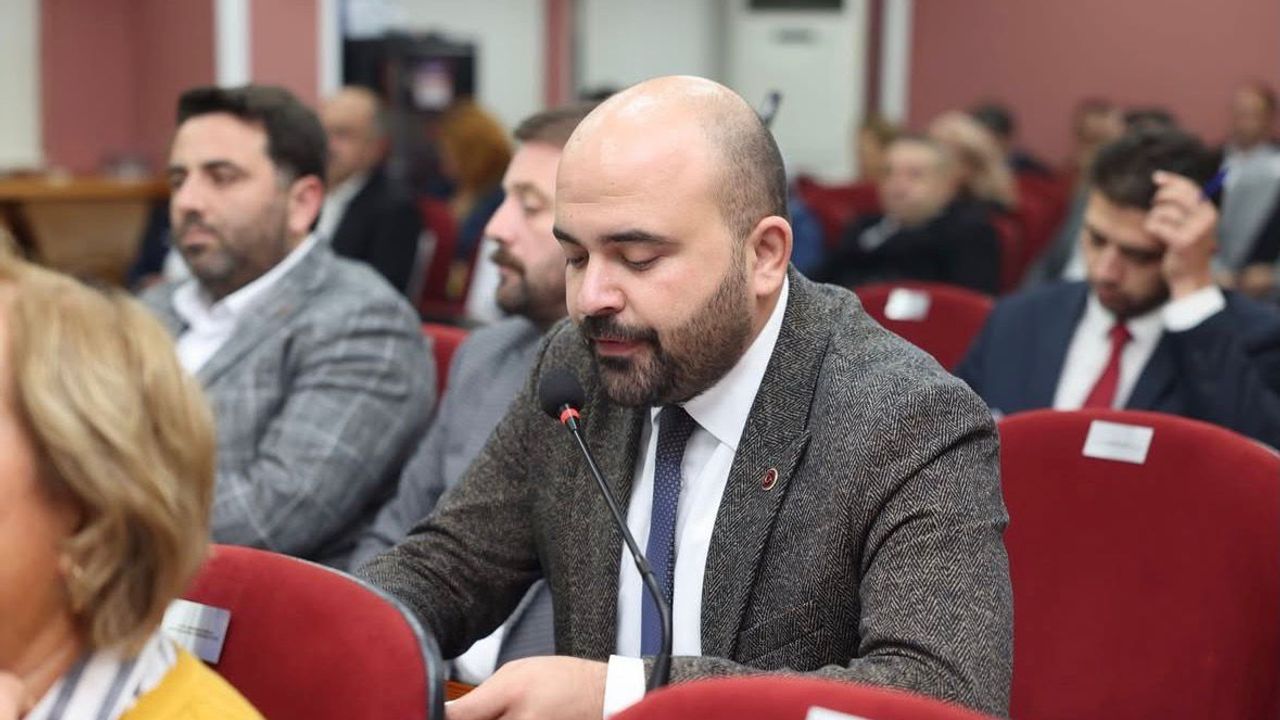 Cenk Sungur’dan harç düzenlemesi tepkisi: "Adil, makul ve hakkaniyetli değildir"