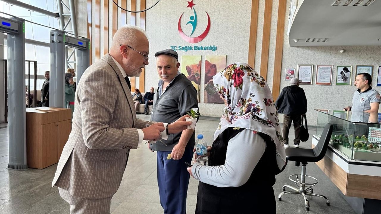 Yaşar Bildirici Hasta Hakları Günü etkinliğine katıldı